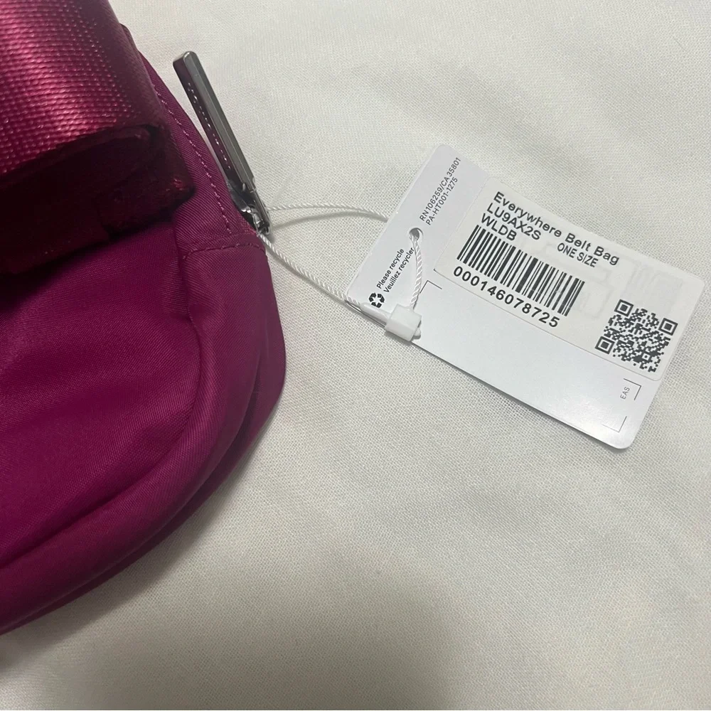 🆕 Lululemon Everywhere Belt Bag - Wild Berry - Picture 3 of 5